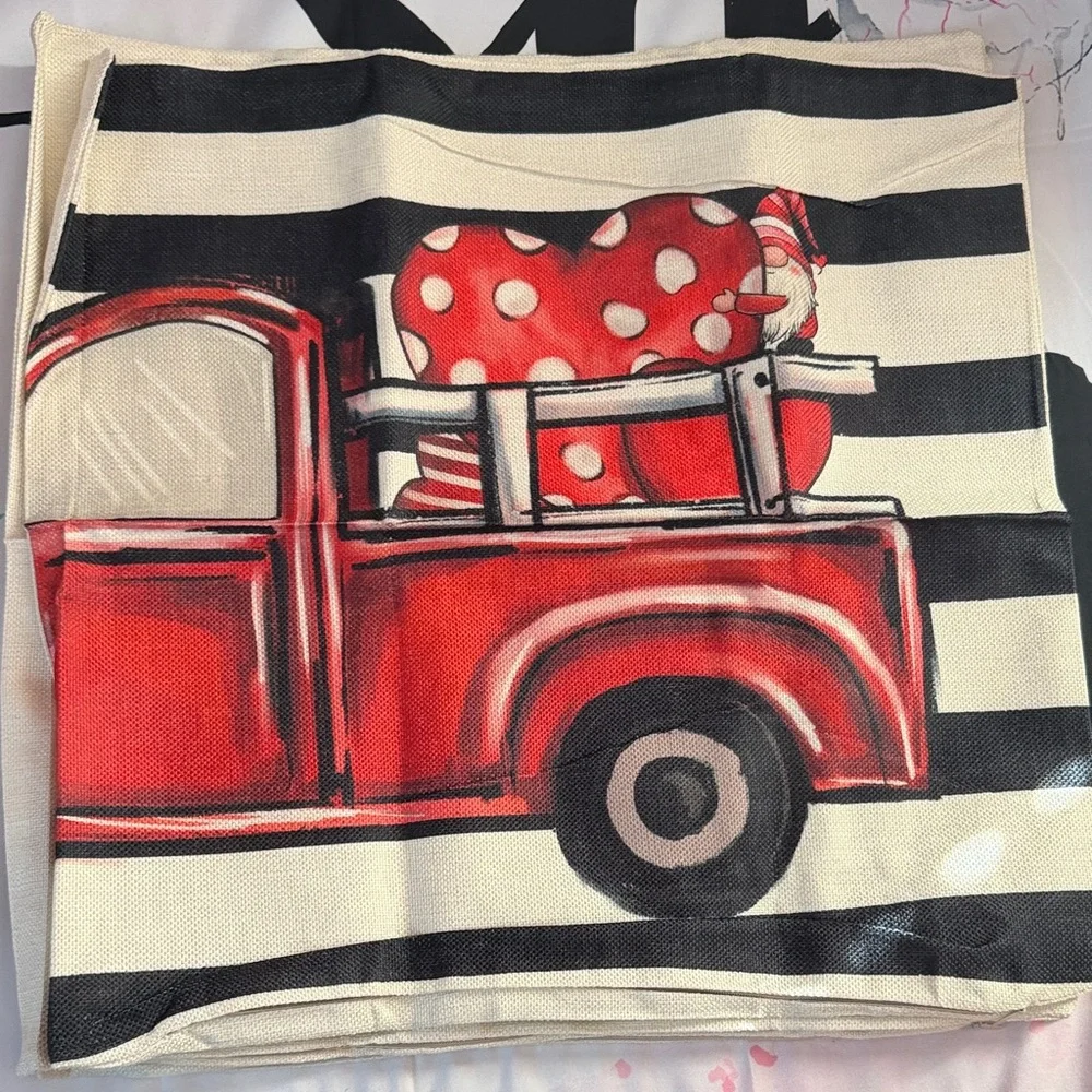 N/A cream pillow